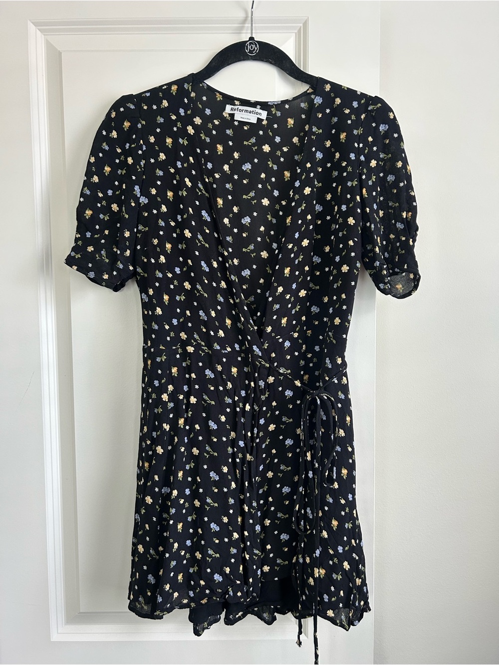 Reformation lucky wrap mini dress. Size 6